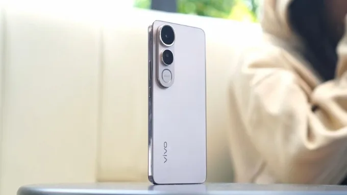 Vivo V50 Lite