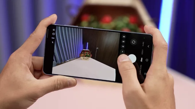 Samsung S26 Plus tiếp tục duy trì bộ thông số camera quen thuộc từ thế hệ S23 Plus