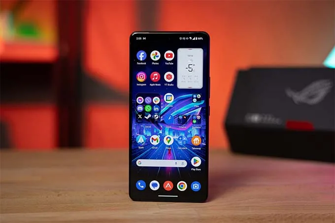 Màn hình ROG Phone 8 có độ sáng tốt hơn