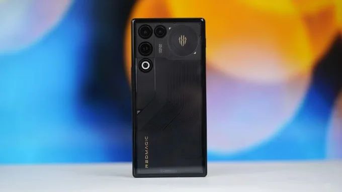 Phiên bản “Quantum Black” mang đến vẻ ngoài mạnh mẽ và đậm chất công nghệ
