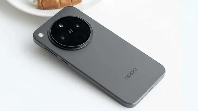 Rò rỉ thiết kế và màn hình của Oppo Find X9