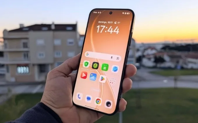 Màn hình OPPO Reno15 Pro