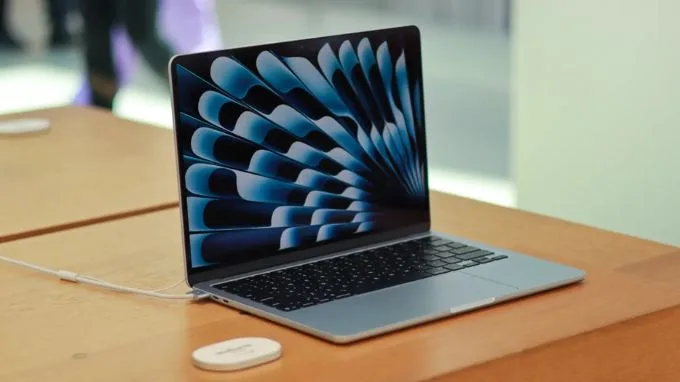 MacBook giá rẻ dùng chip iPhone có thể ra mắt vào năm 2026