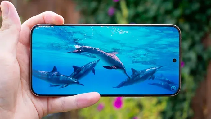 Cả hai máy dùng tấm nền AMOLED 6,83 inch