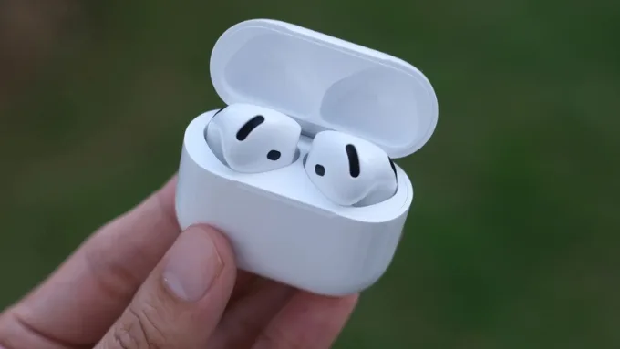 AirPods 4 ANC sở hữu mức giá dễ tiếp cận so với các tính năng cao cấp mà sản phẩm mang lại