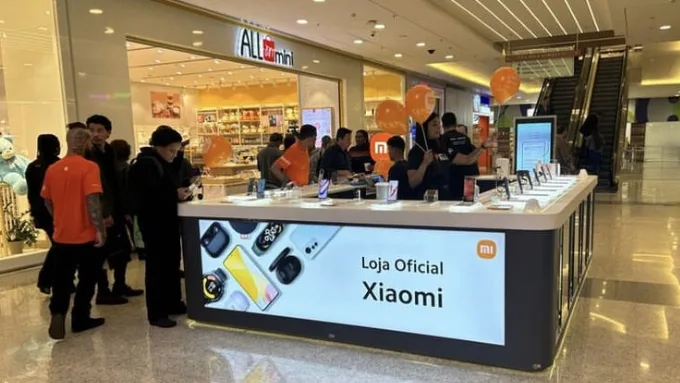 Kiểm tra ngày kích hoạt Xiaomi tại cửa hàng điện thoại