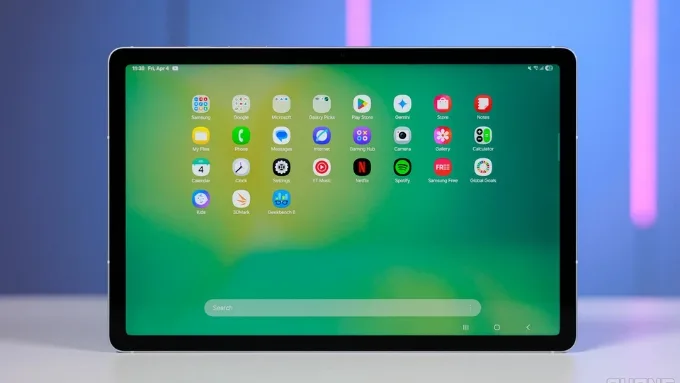 Tỷ lệ màn hình của Samsung lại có lợi thế khi xem video