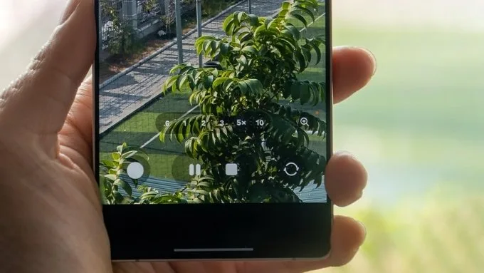 Camera tinh chỉnh, tập trung cải thiện khả năng zoom