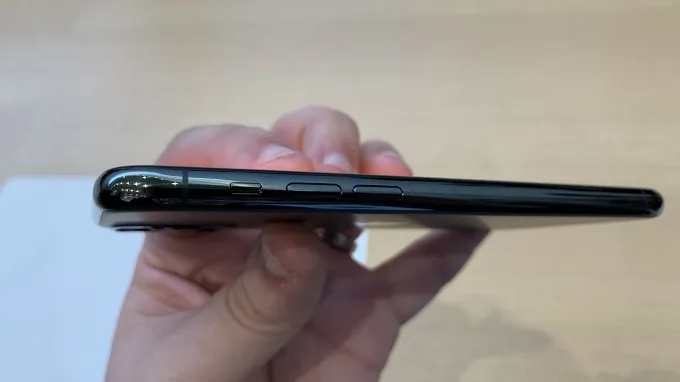 iPhone mới khá dày nhưng có pin trâu hơn