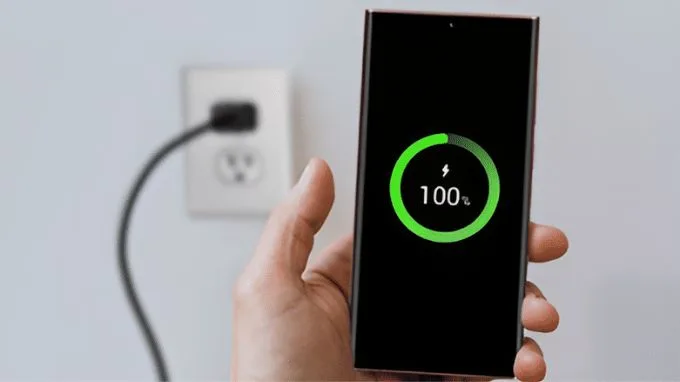 Công nghệ sạc nhanh 45W tối ưu cho pin Samsung S25 Ultra