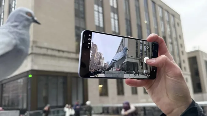 Ở mảng nhiếp ảnh, Galaxy S26 Plus tiếp tục giữ phong cách quen thuộc của dòng S-series với cụm 3 camera