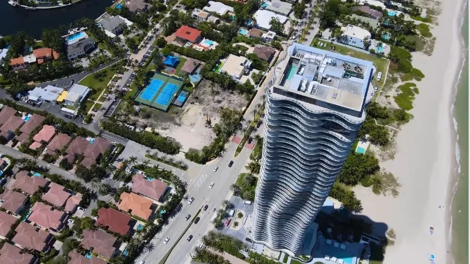 Các tòa nhà có thể vào bên trong