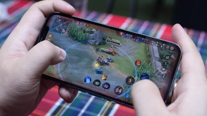 Chơi Liên Quân Mobile trên iPhone 12 Pro Max