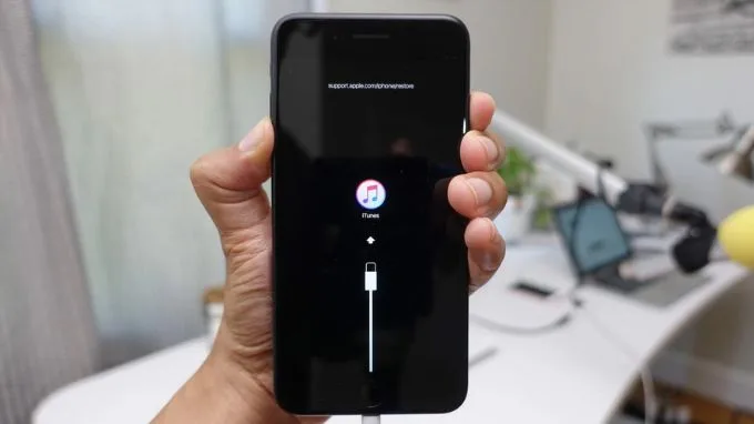 Kết nối iPhone với máy tính để kiểm tra