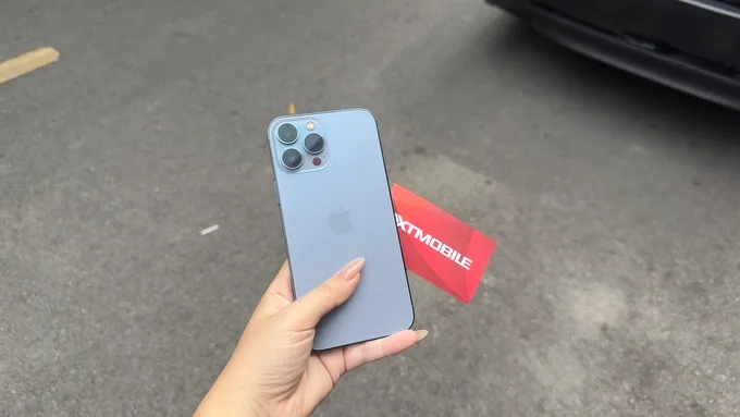 iPhone 13 Pro Max cũ (99%) là lựa chọn lý tưởng cho những ai muốn nâng cấp lên một thiết bị cao cấp với trải nghiệm hiển thị và hiệu năng hàng đầu