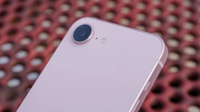 iPhone 17e chỉ được Apple trang bị một camera sau duy nhất với độ phân giải 48MP