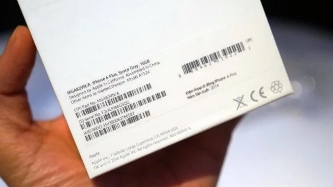 Xem mã máy trên hộp đựng của máy