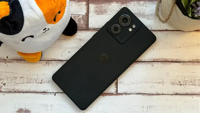 Motorola Edge (2023) là thiết bị tầm trung giá cả phải chăng