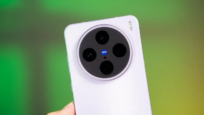 Vivo X200s