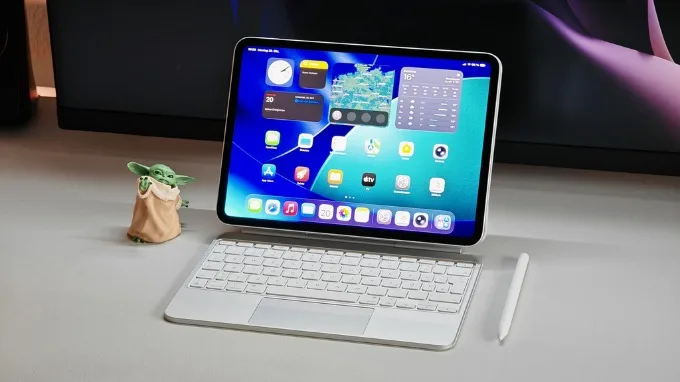 Apple đã lần đầu trang bị tấm nền OLED cao cấp cho dòng máy tính bảng