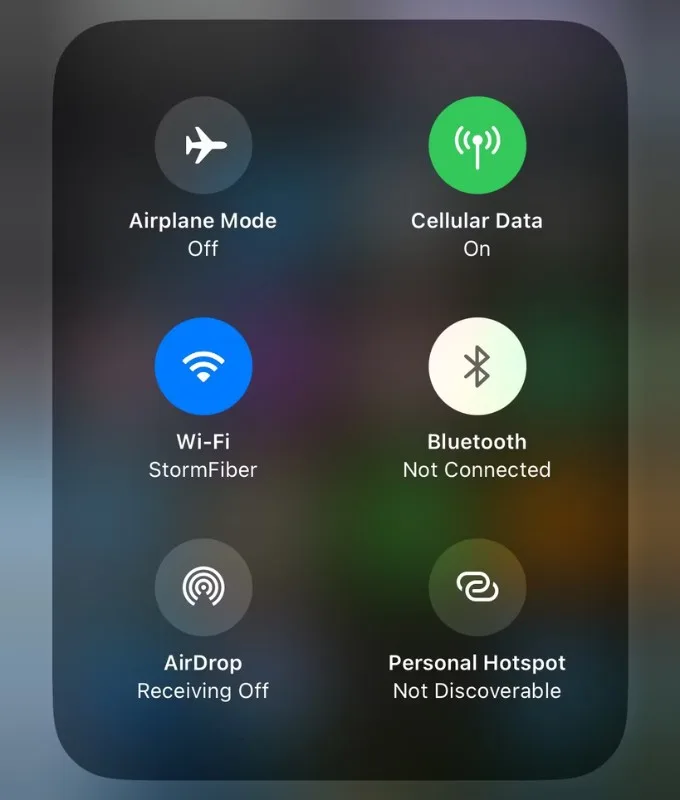 Khắc phục lỗi SIM trên iPhone 12 cũ
