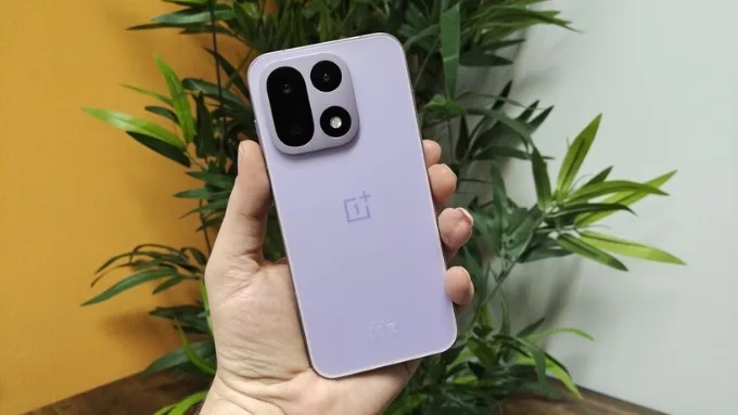 OnePlus 15 là mẫu điện thoại Snapdragon 8 Elite Gen 5 kết hợp RAM lên tới 16GB