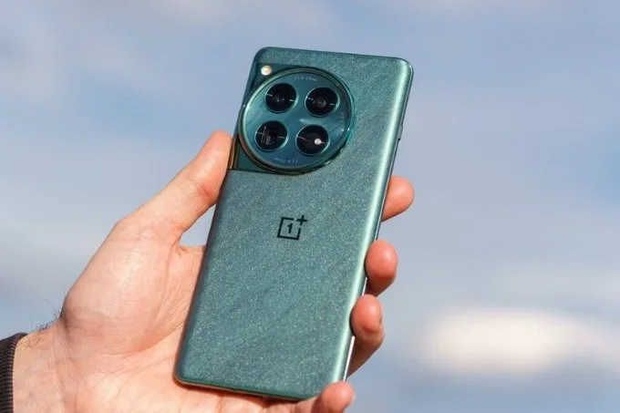 Thiết kế OnePlus 12