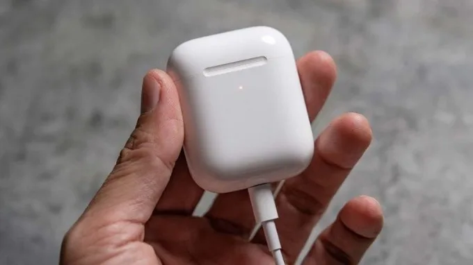 Mẹo sạc pin tai nghe Bluetooth an toàn, hiệu quả
