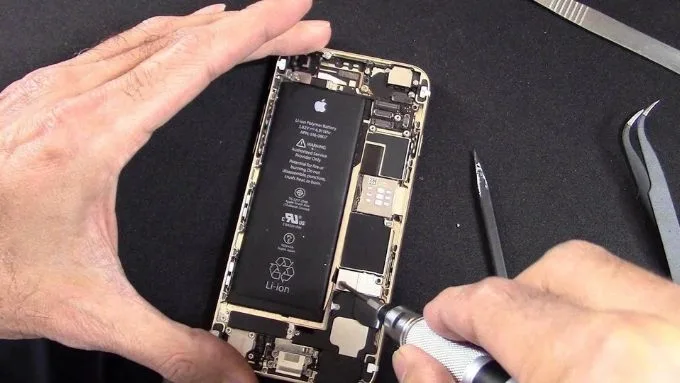 Có nên mua iPhone đã qua sửa chữa, thay linh kiện?