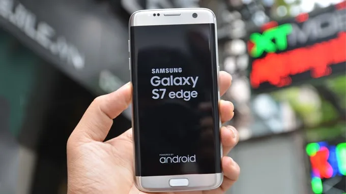 Galaxy S7 Edge còn sở hữu viên pin cực khủng 3.600 mAh