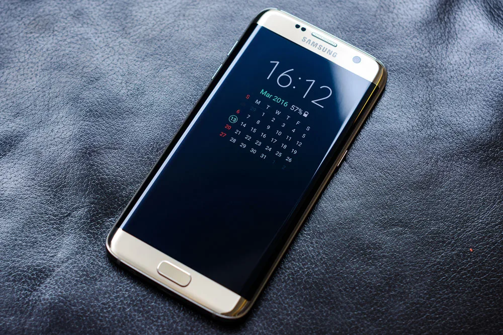 Samsung_Galaxy_S7_edge_25690678361_1