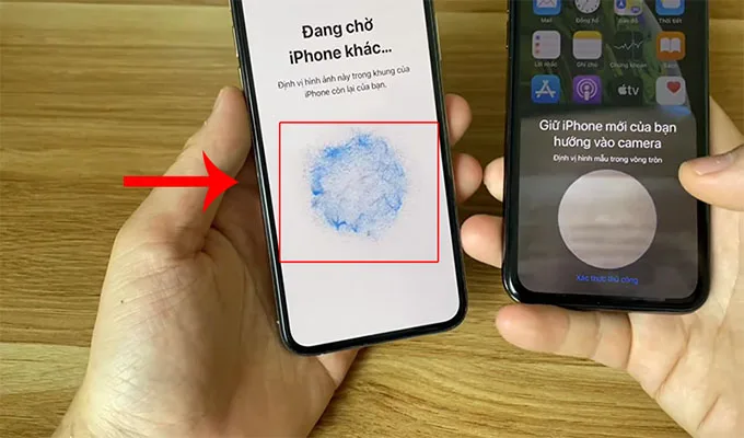 Dùng iPhone cũ quét mã QR trên iPhone mới