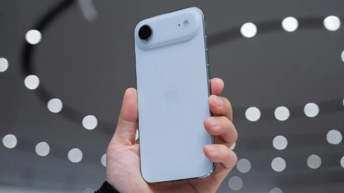 Dù chỉ có một loa, chất lượng âm thanh của iPhone Air vẫn được đánh giá khá tốt