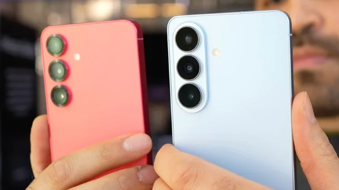 Cả Galaxy S25 và Galaxy S26 đều sở hữu hệ thống ba camera sau