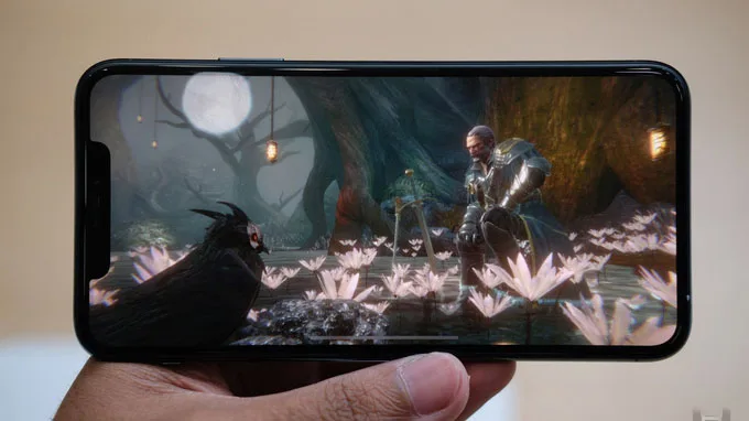Đánh giá iPhone 11 Pro Max cho thấy Apple vẫn sử dụng tấm nền OLED cao cấp