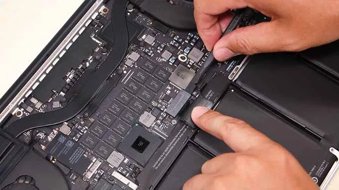 kiểm tra pin MacBook không lên nguồn