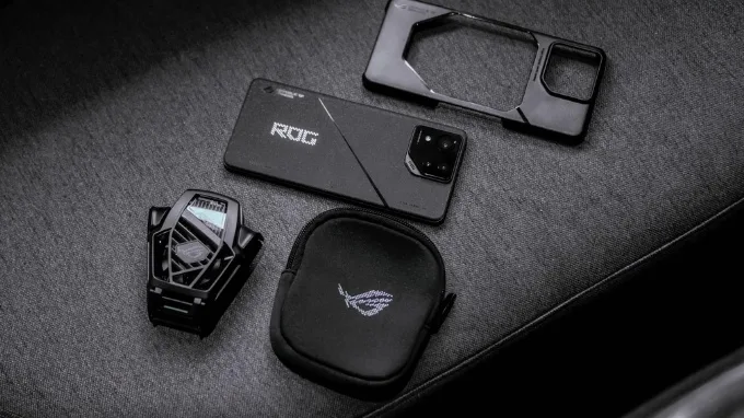 So sánh ROG Phone và Black Shark về phụ kiện