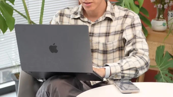 Thiết kế bên ngoài MacBook Pro M4