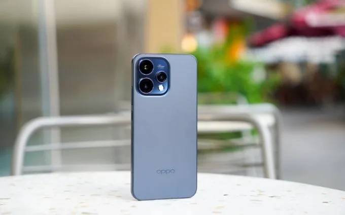 Thiết kế bên ngoài OPPO Reno15