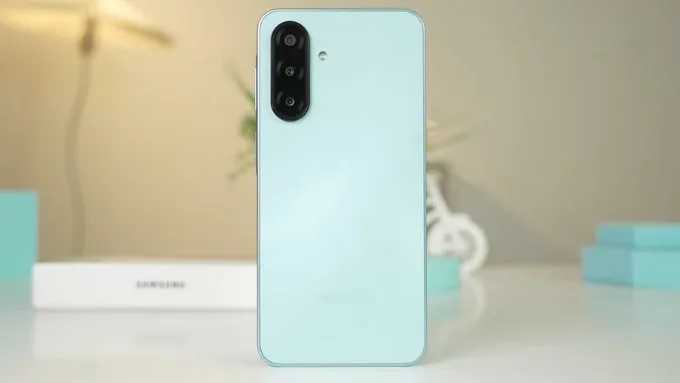 Gọn nhẹ, dễ sử dụng và có mức giá dễ tiếp cận, Samsung Galaxy A17 4G 256GB là lựa chọn lý tưởng cho người dùng