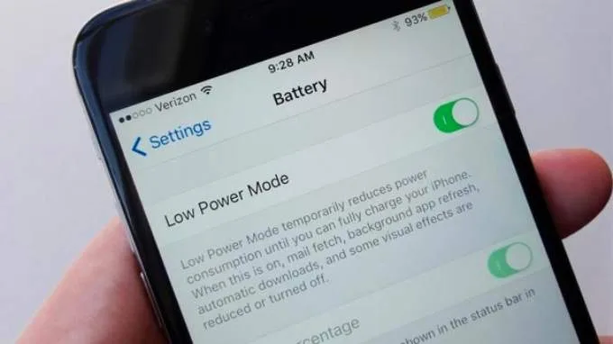 Do iPhone đang ở chế độ nguồn điện thấp