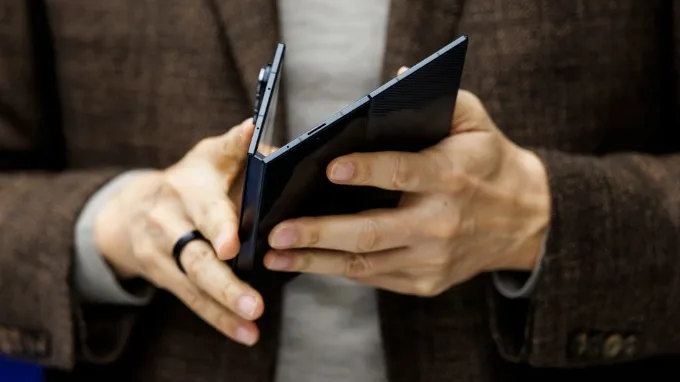 Vậy có nên mua Galaxy Z TriFold không?