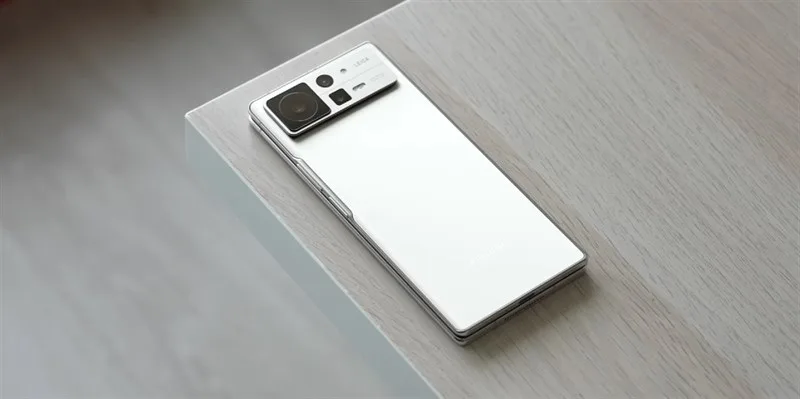 Xiaomi MIX Fold 3 sẽ có 2 camera zoom và bản lề giọt nước