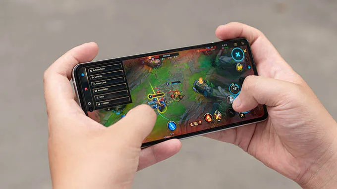 có nên mua lenovo legion y70 bởi cấu hình và tản nhiệt