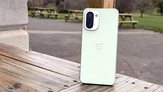 Thiết kế OnePlus 15R