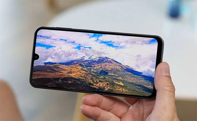 Samsung Galaxy A17 5G tuy chỉ có tần số quét 90Hz và kích thước 6.7 inch