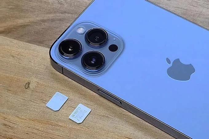 iPhone 15 Pro Max bản Mỹ có mấy SIM?