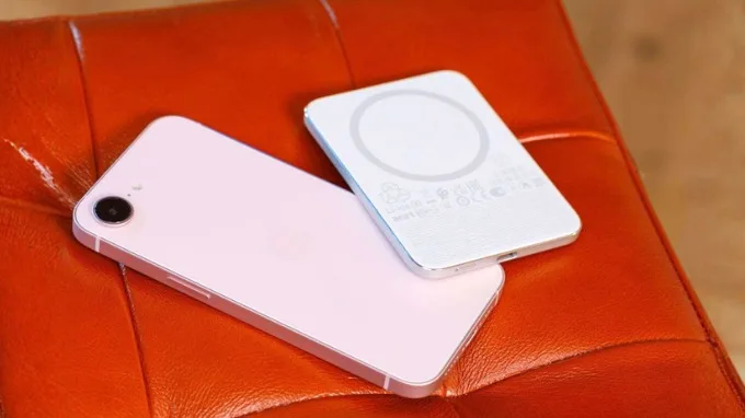 iPhone 17e có viên pin khiêm tốn hơn với dung lượng 4.005 mAh
