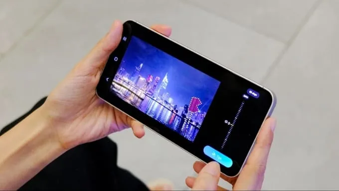 so sánh Galaxy S25 FE và Galaxy S24 FE qua công cụ ai