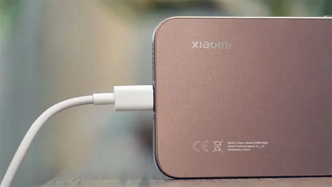 Pin và công nghệ sạc: Xiaomi 15T Pro chiếm ưu thế vượt trội